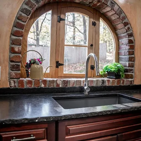 The Hobbit House, Fantasy Comes Home! Russellville Exterior photo