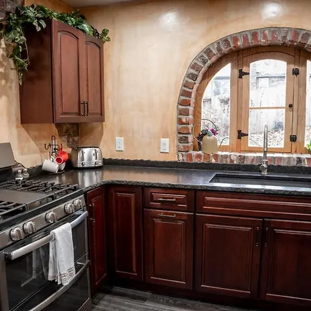 The Hobbit House, Fantasy Comes Home! Russellville Exterior photo