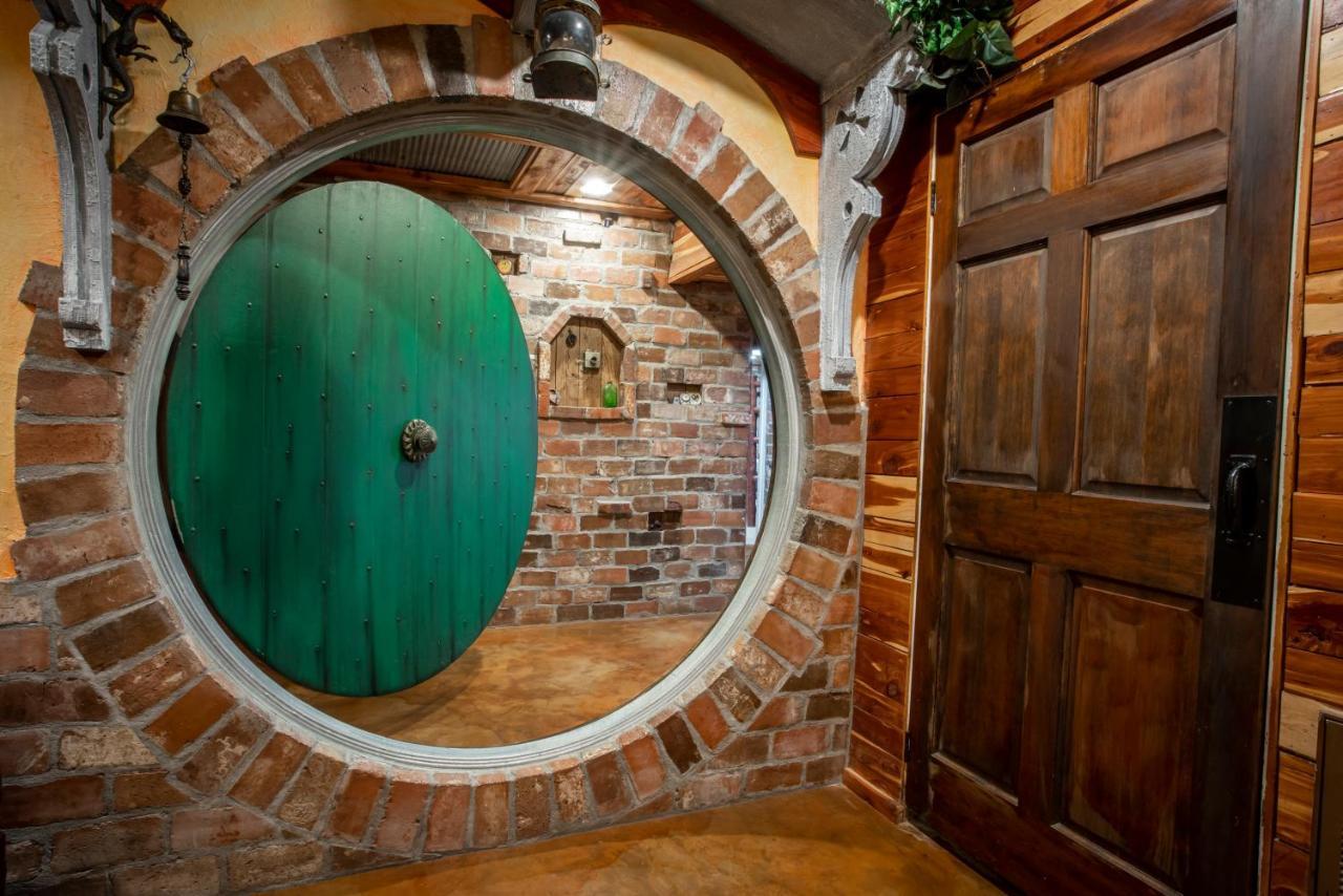 The Hobbit House, Fantasy Comes Home! Apartment *