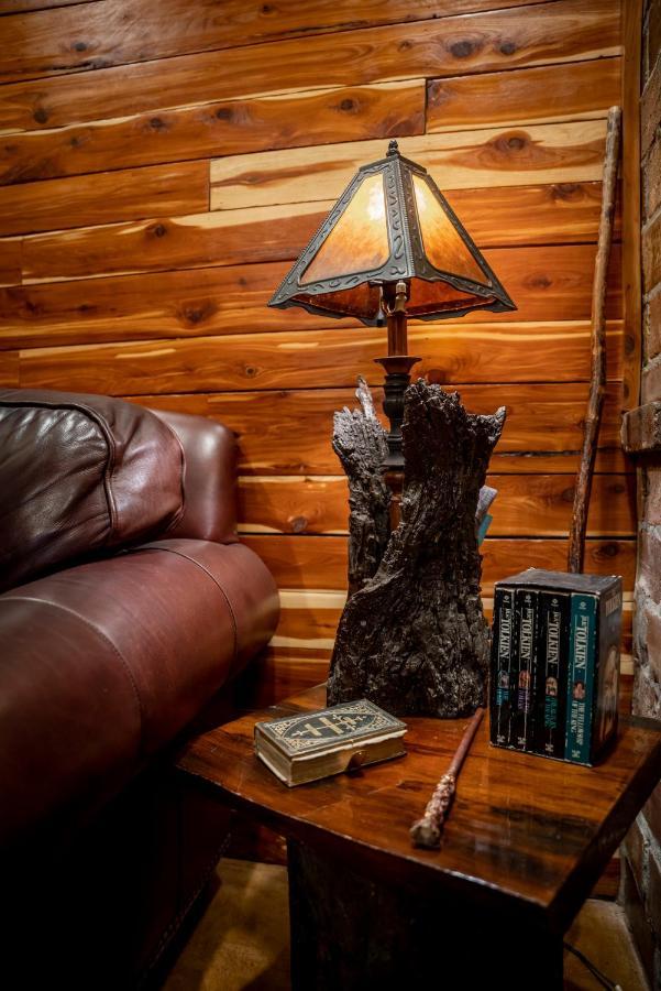 The Hobbit House, Fantasy Comes Home! Apartment Russellville